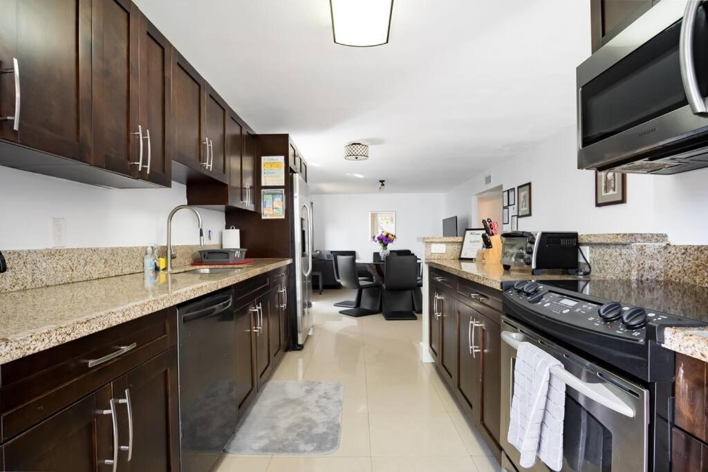 A2 - Endless Summer Vacation Rentals - 3 Bedroom Apartment Close To Casino Fort Lauderdale Eksteriør billede